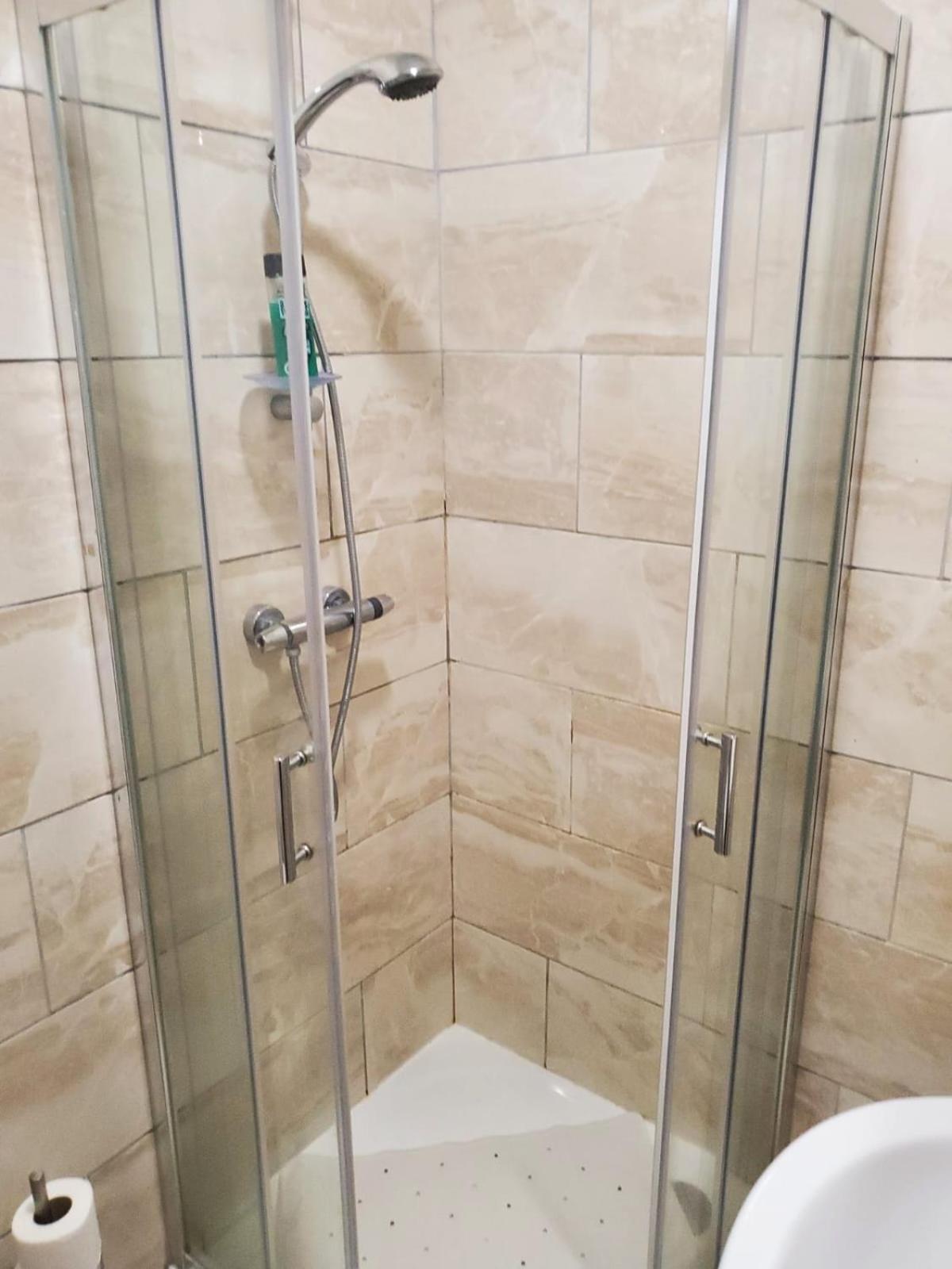 En Suite Bedrooms, Heaton, Newcastle Szoba fotó